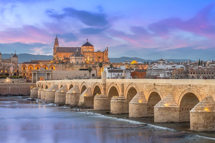 Córdoba vom Fluss aus gesehen