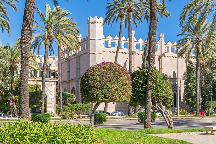 Das historische gotische Gebäude von Llonja de Mallorca oder Llotja de Palma